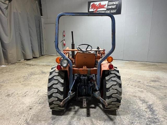 Image of Kubota B8200 equipment image 3