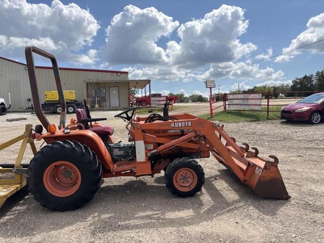 Image of Kubota B9200 equipment image 4