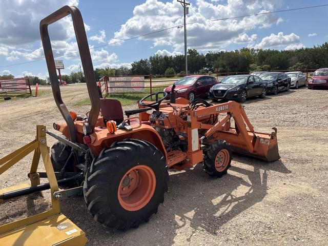 Image of Kubota B9200 equipment image 3