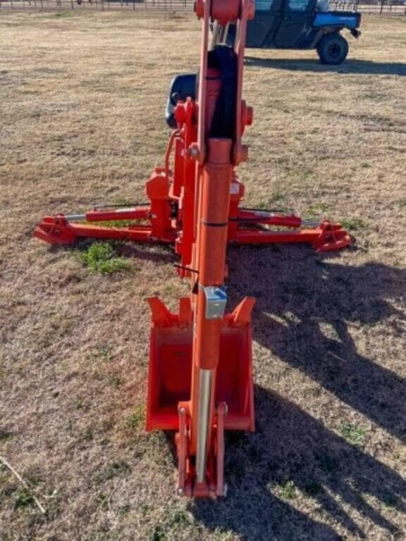 Image of Kubota BH77 equipment image 2