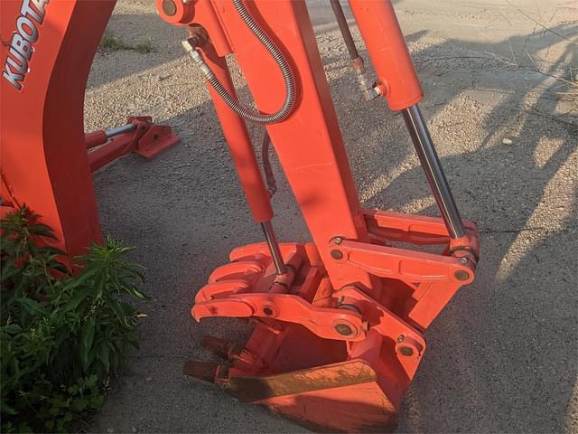 Image of Kubota BH92  equipment image 2