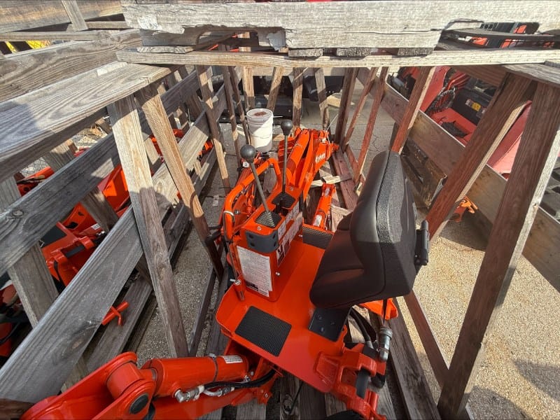 Kubota BH92  Equipment Image0