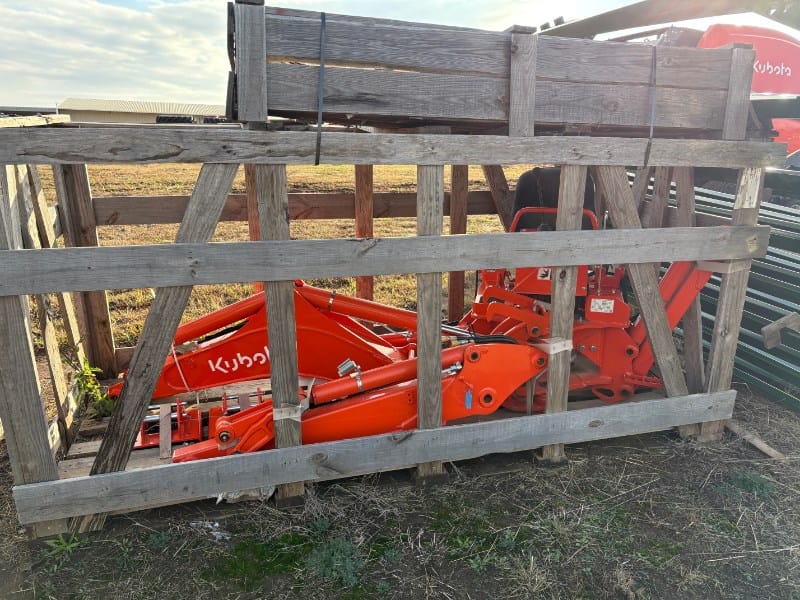 Kubota BH92  Equipment Image0