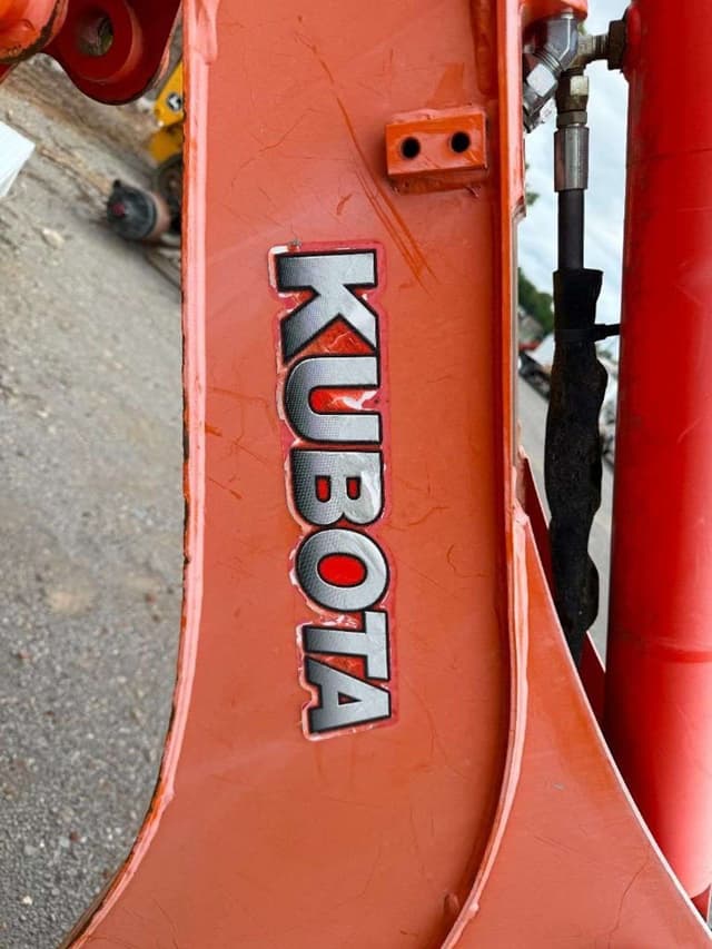 Image of Kubota BH92  equipment image 3