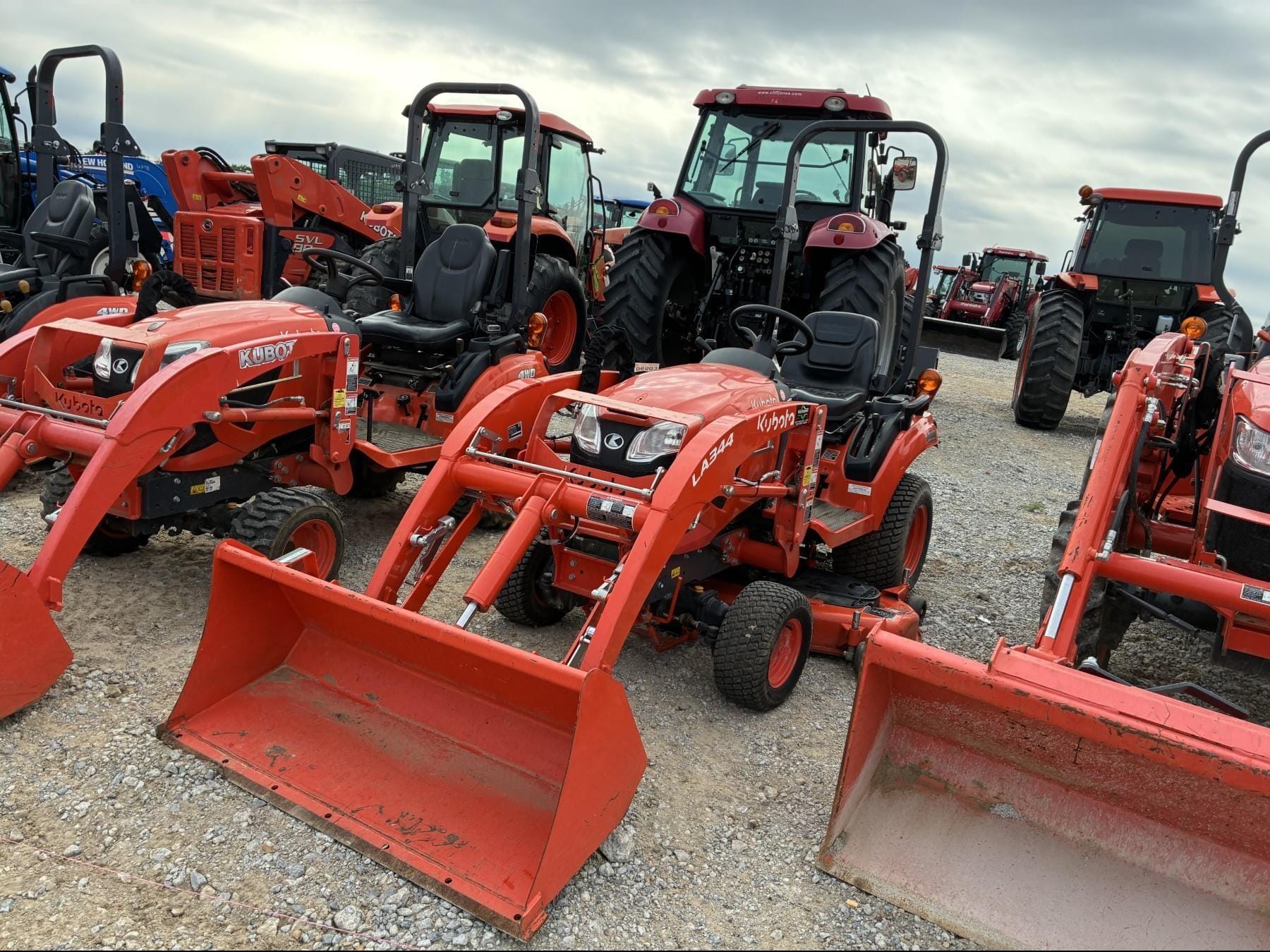 Kubota BX1880 Equipment Image0