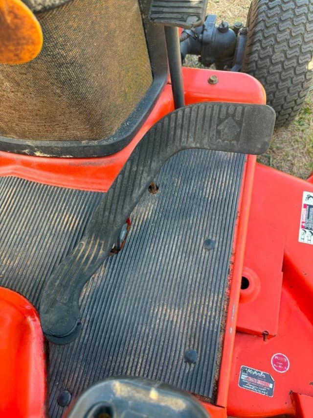 Image of Kubota BX2200 equipment image 4