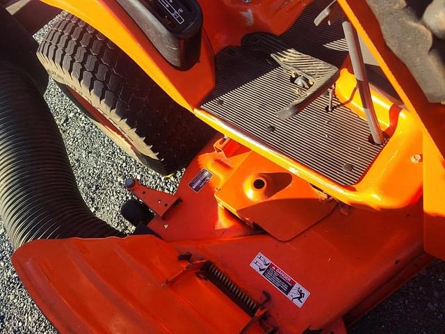 Image of Kubota BX2230 equipment image 4