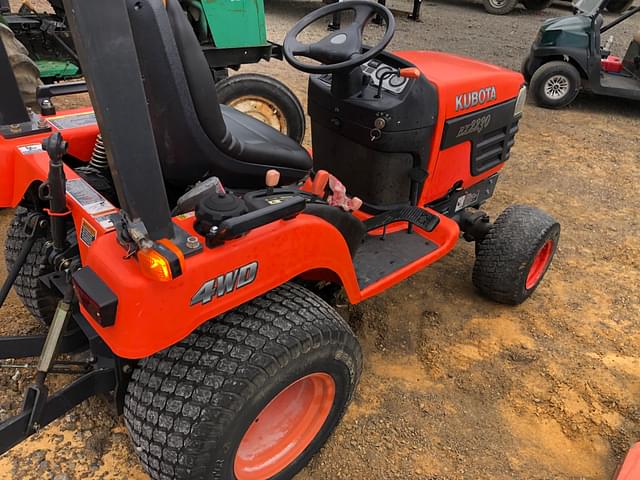 Image of Kubota BX2230 equipment image 4