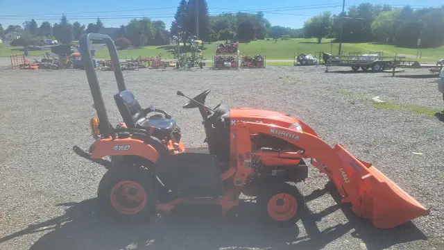Image of Kubota BX2360 equipment image 2