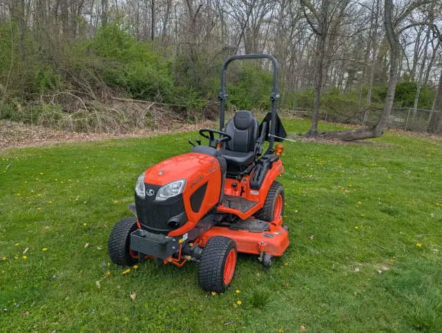 Image of Kubota BX2380 equipment image 2