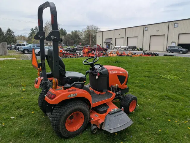 Image of Kubota BX2380 equipment image 3