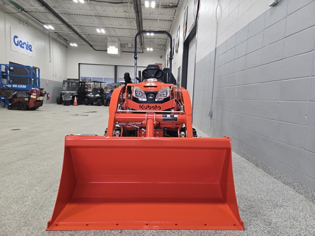 Image of Kubota BX2380 equipment image 2