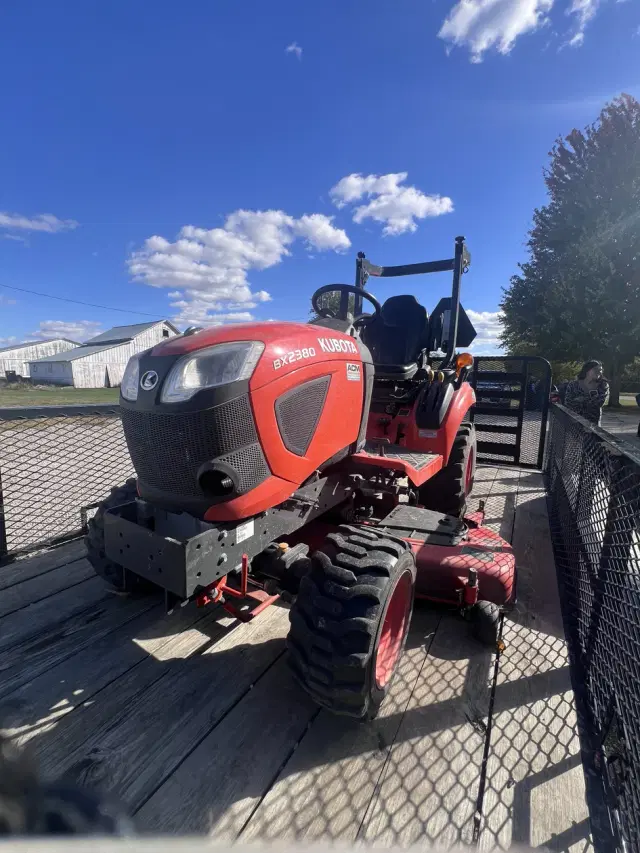 Image of Kubota BX2380 equipment image 1