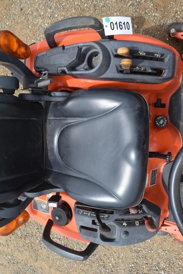 Image of Kubota BX2380 equipment image 4