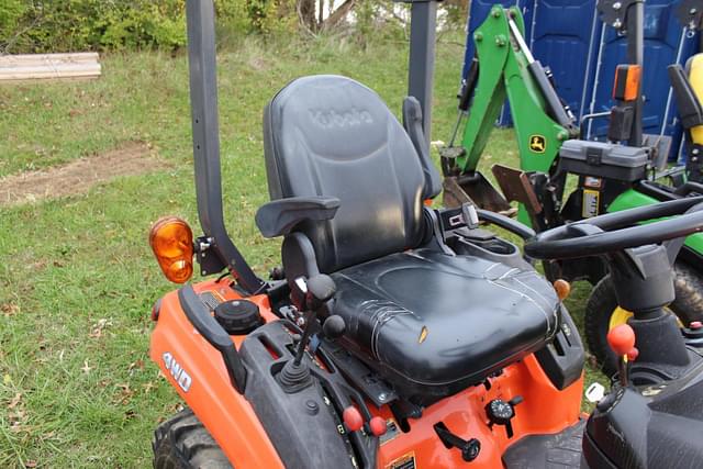 Image of Kubota BX2380 equipment image 2