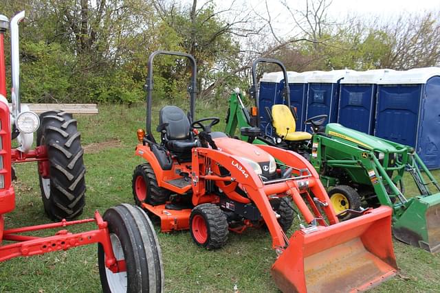 Image of Kubota BX2380 equipment image 1