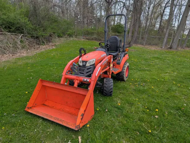 Image of Kubota BX2380 equipment image 1