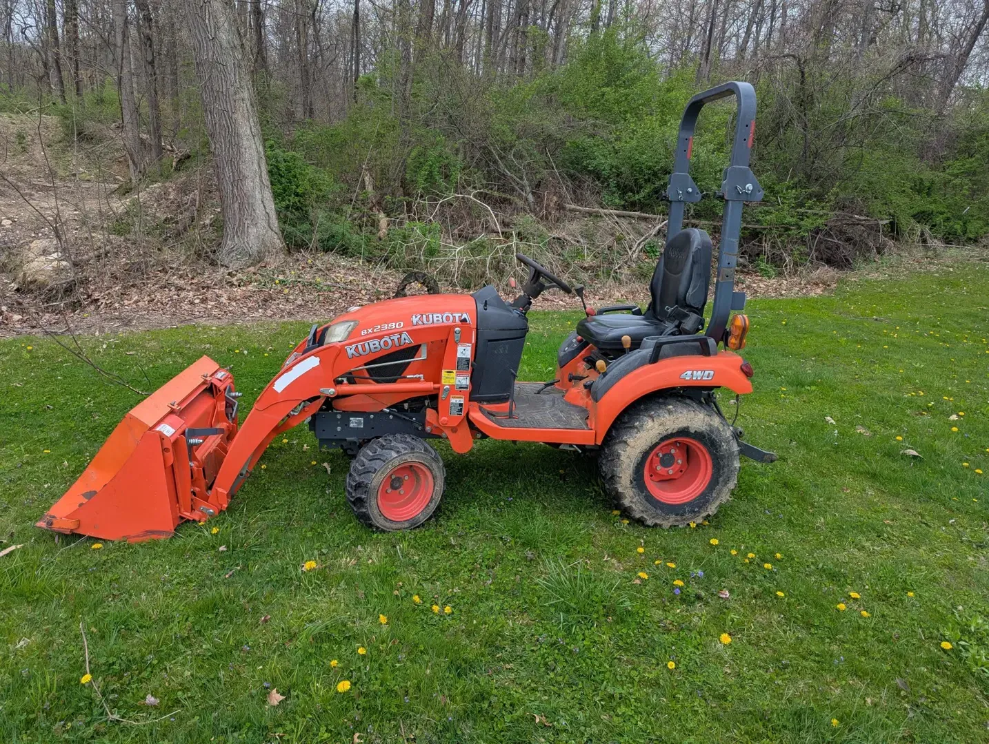 Kubota BX2380 Equipment Image0