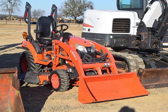 Image of Kubota BX2380 equipment image 3