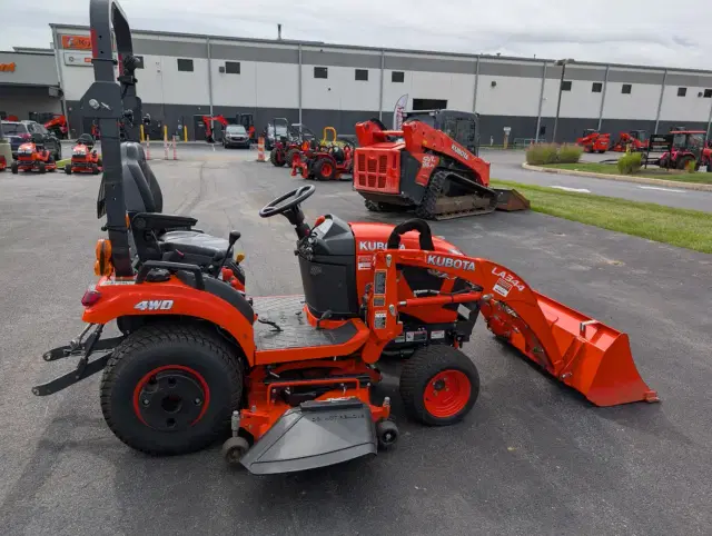Image of Kubota BX2380 equipment image 3