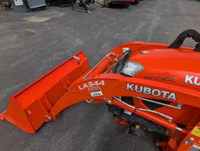 Image of Kubota BX2380 equipment image 4