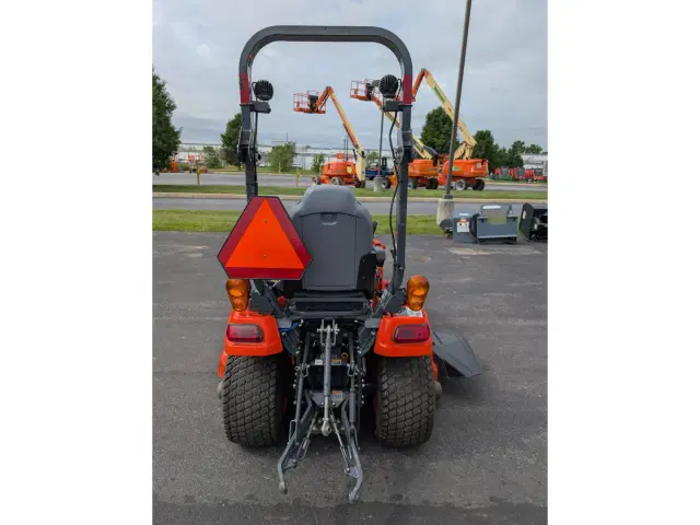 Image of Kubota BX2380 equipment image 2