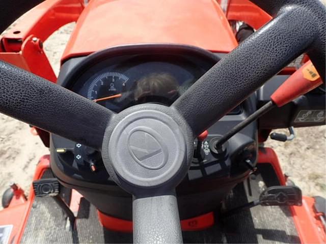 Image of Kubota BX2670 equipment image 4
