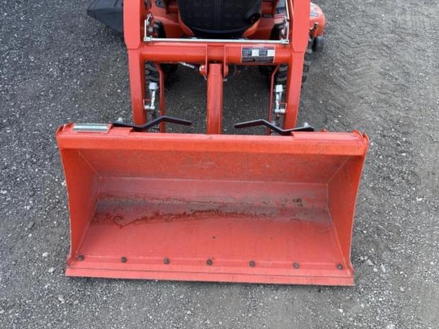 Image of Kubota BX2680 equipment image 4