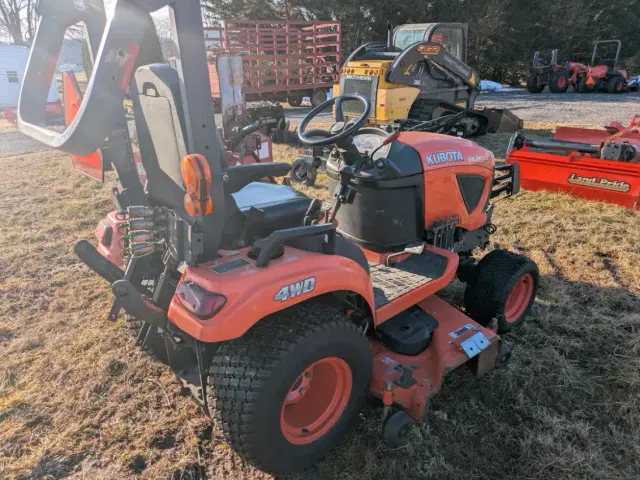 Image of Kubota BX2680 equipment image 2