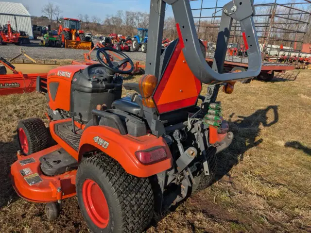 Image of Kubota BX2680 equipment image 4