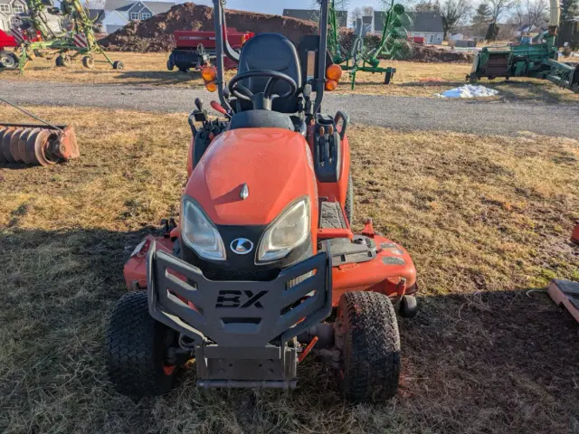 Image of Kubota BX2680 equipment image 3