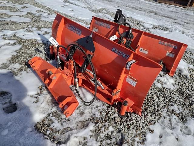 Image of Kubota BX2767 equipment image 3