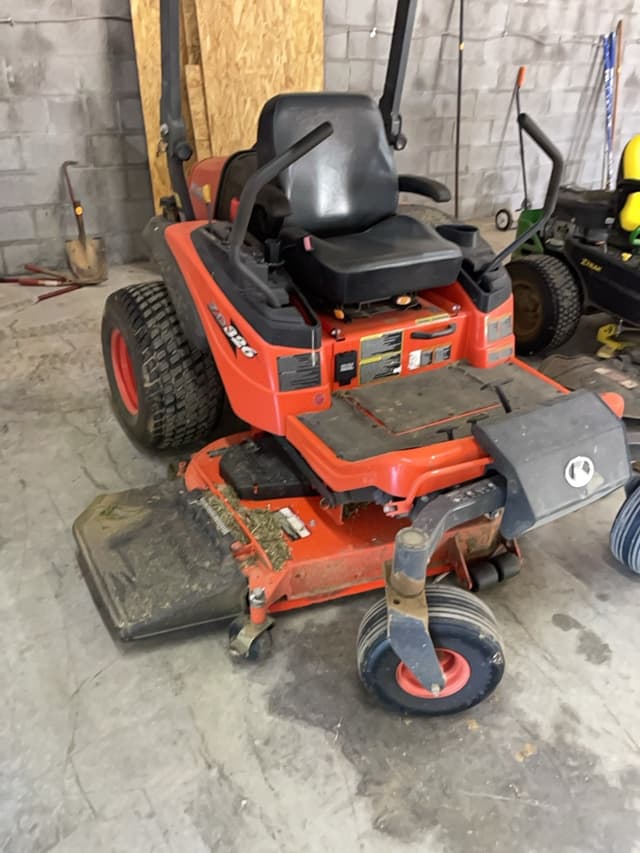Image of Kubota ZD326 equipment image 1