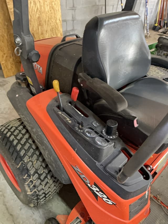 Image of Kubota ZD326 equipment image 3