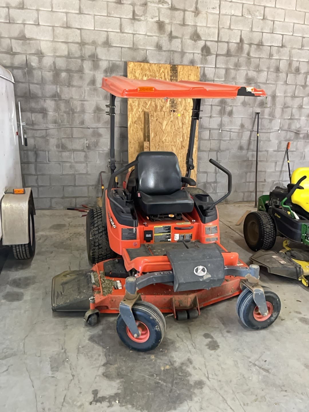 Image of Kubota ZD326 Primary image