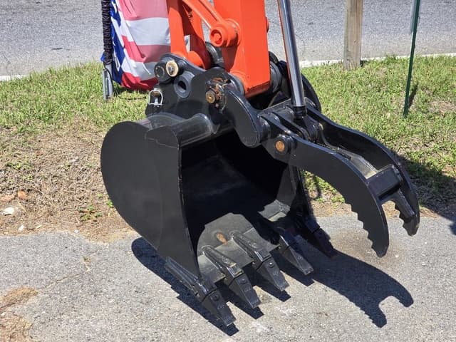 Image of Kubota KX033-4 equipment image 1