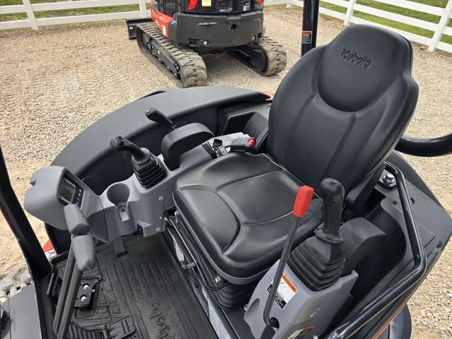Image of Kubota KX033-4 equipment image 4