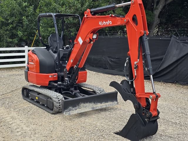 Image of Kubota KX033-4 equipment image 1