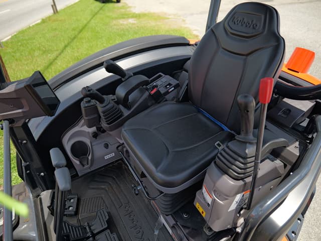 Image of Kubota KX040-5 equipment image 3