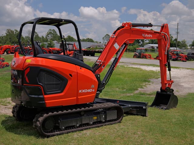 Image of Kubota KX040-5 equipment image 2