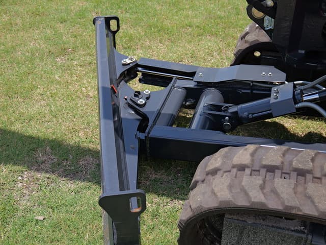 Image of Kubota KX040-5 equipment image 4