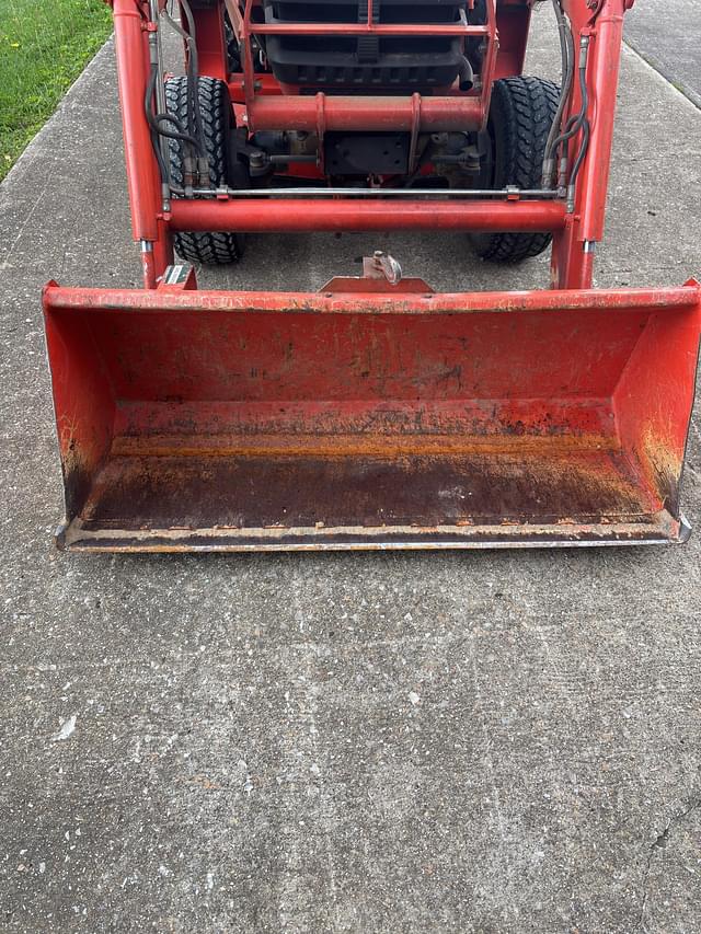 Image of Kubota B2400 equipment image 3