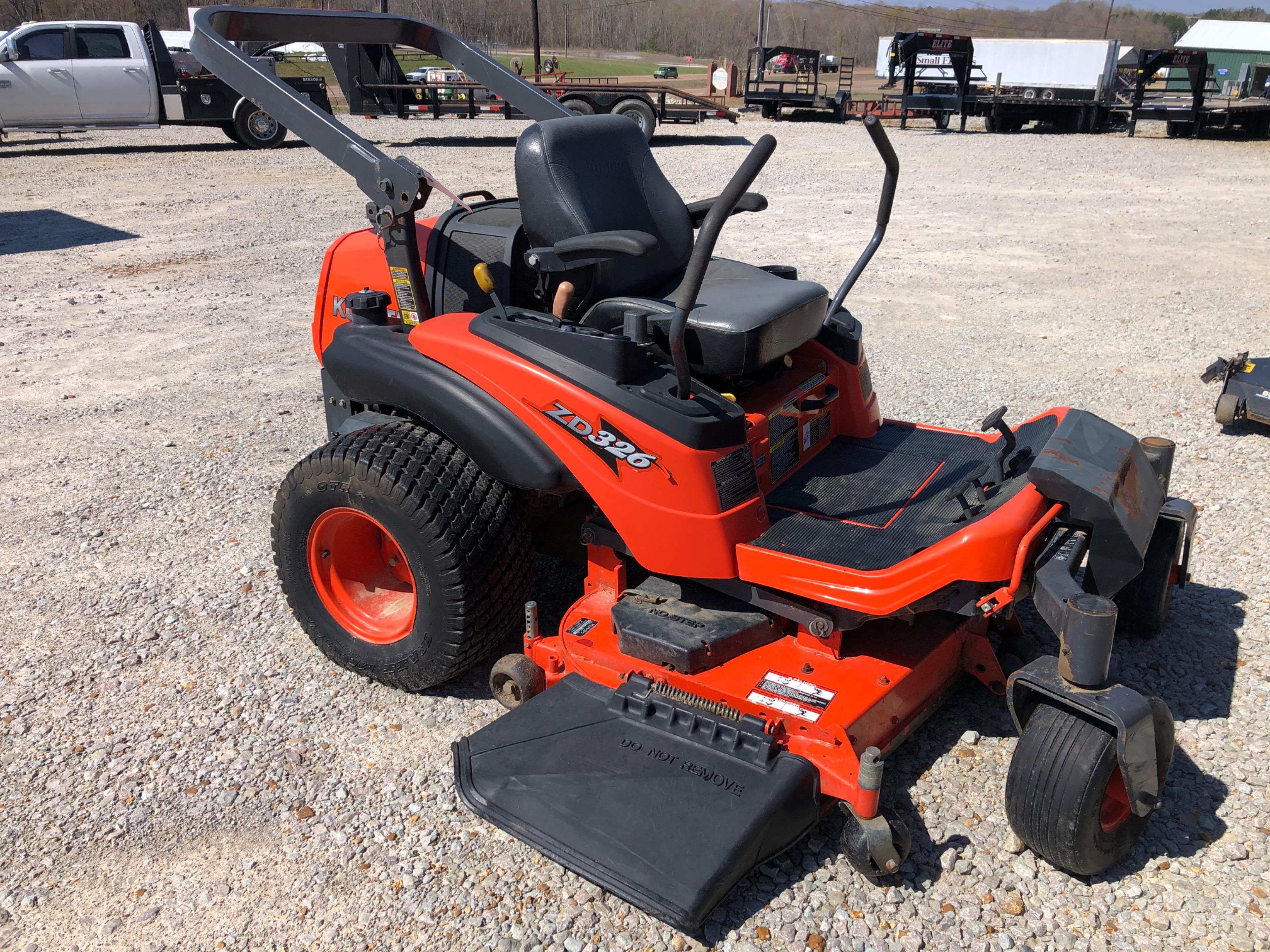 Main image Kubota ZD326