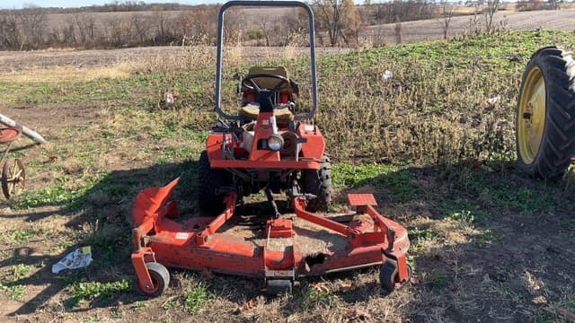 Image of Kubota F2000 equipment image 1