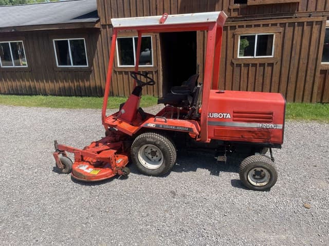 Image of Kubota F2000 equipment image 1