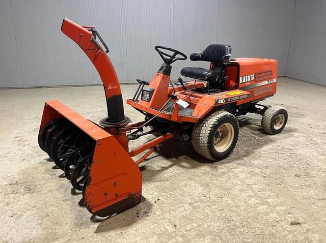 Image of Kubota F2000 equipment image 1