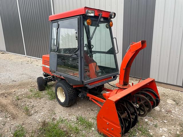 Image of Kubota F2400 equipment image 2