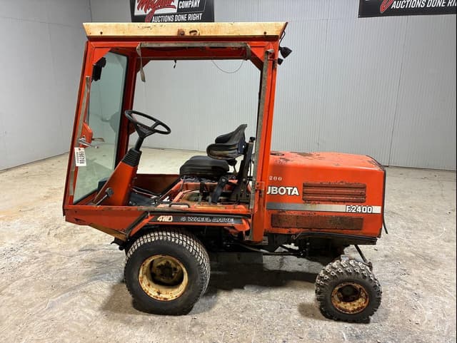Image of Kubota F2400 equipment image 2