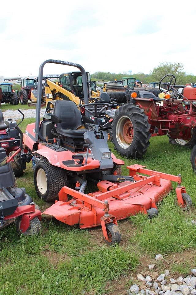 Image of Kubota F2560 equipment image 4