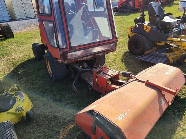 Image of Kubota F2560 equipment image 2